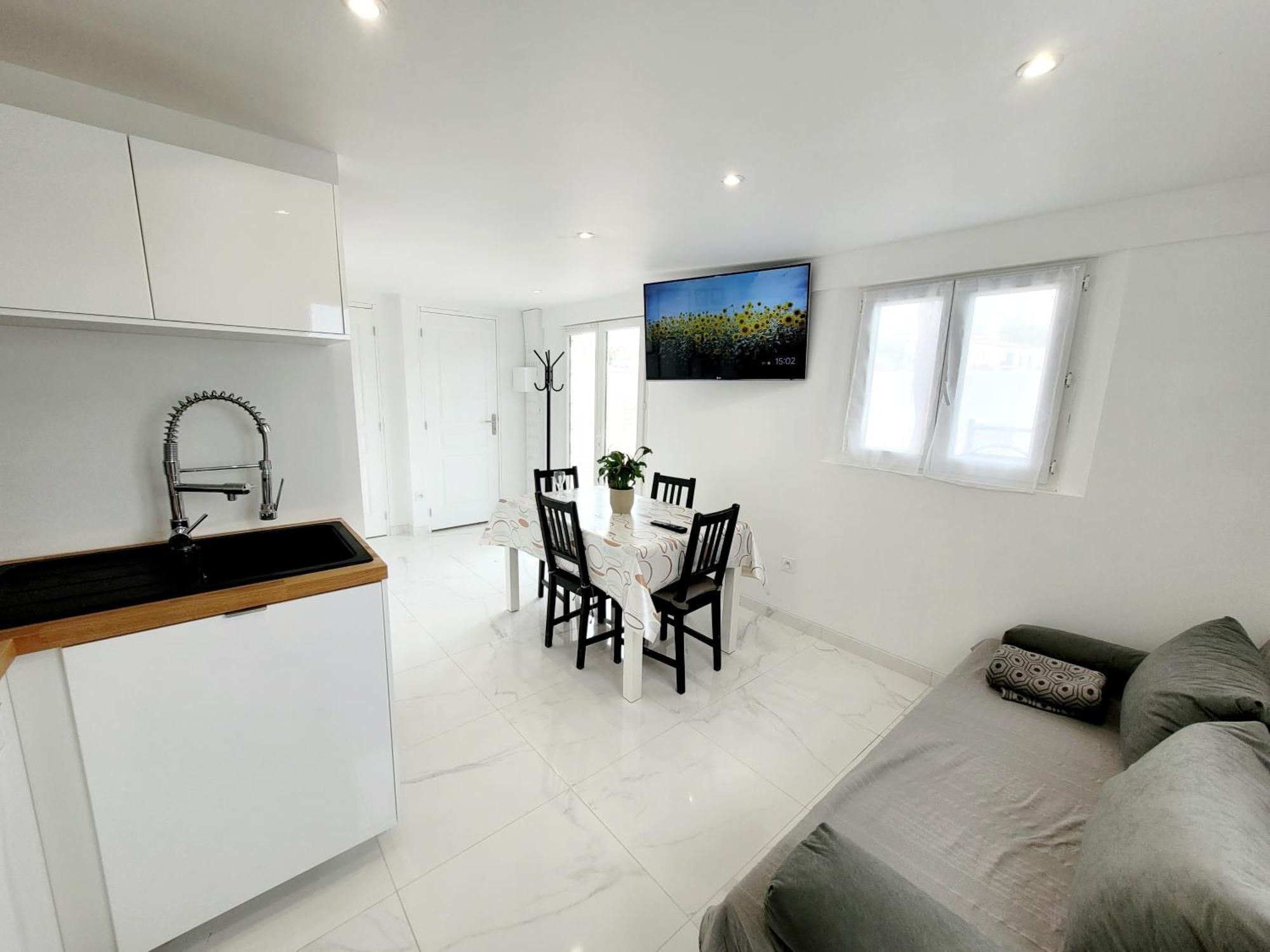 Logement Independant "Les Coquelicots", Terrasse Proche Des Plages Et Montpellier Juvignac Zewnętrze zdjęcie